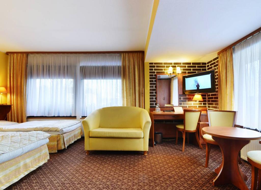 פוזנן Hotel Astra Tajemniczy Ogrod מראה חיצוני תמונה