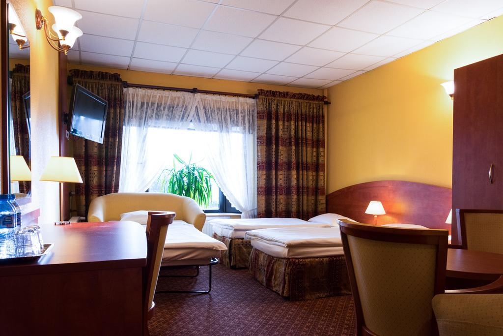 פוזנן Hotel Astra Tajemniczy Ogrod מראה חיצוני תמונה