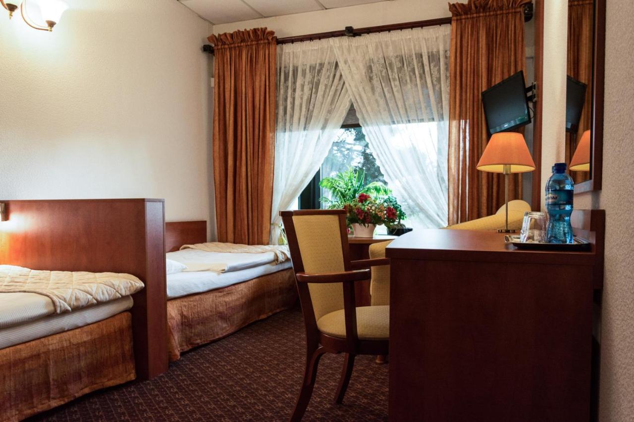 פוזנן Hotel Astra Tajemniczy Ogrod מראה חיצוני תמונה