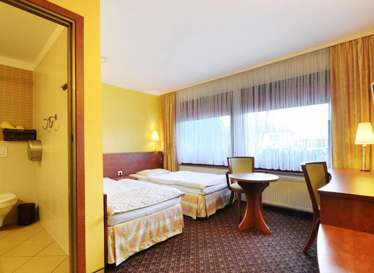 פוזנן Hotel Astra Tajemniczy Ogrod מראה חיצוני תמונה